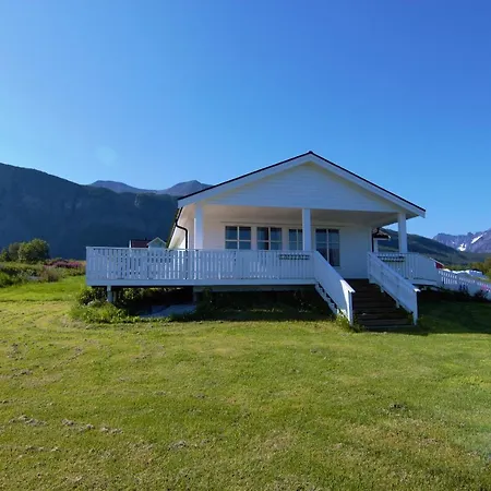 Lyngen Elements - Larsvoll Gard Hytte *